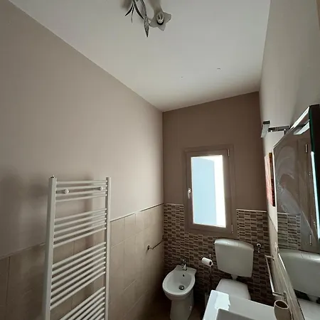Sunset House * 艾多尼